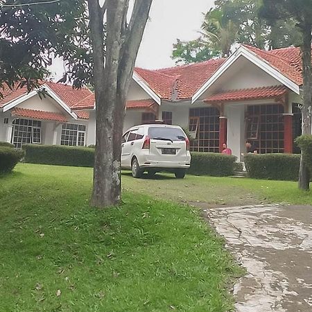 Villa Getsemani Mitra Reddoorz Sangkanurip Экстерьер фото